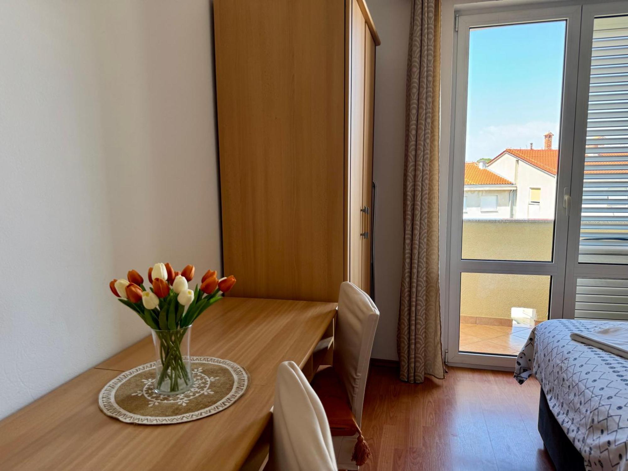 Apartments Maricic Banjol Exterior foto